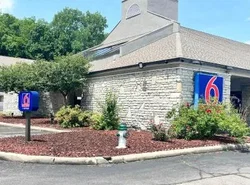 Suites Dayton OH Englewood