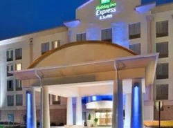 Holiday Inn Express Hotel & Suites Fredericksburg, an IHG Hotel