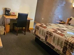 Nine Pines Motel