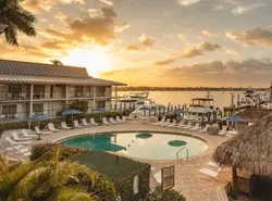 Cove Inn on Naples Bay