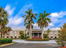 La Quinta by Wyndham Naples Downtown