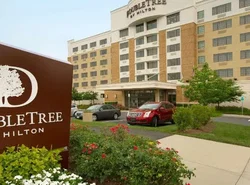 DoubleTree by Hilton Dulles Airport-Sterling