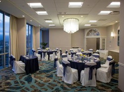 Crowne Plaza Hotel Ventura Beach, an IHG Hotel