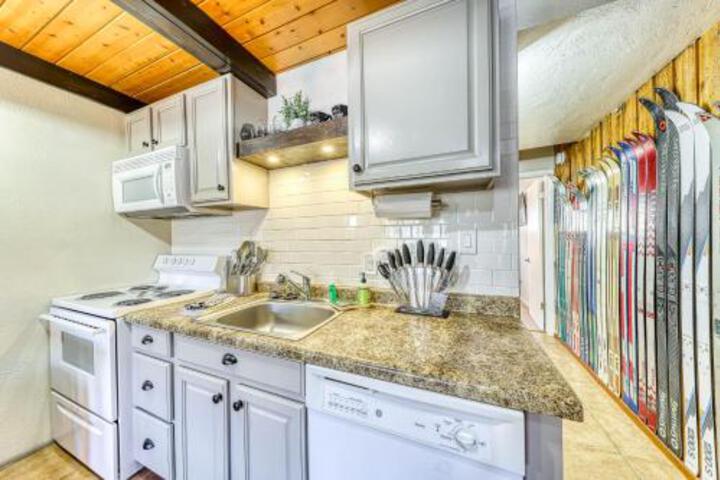 Mountain Bound Chalet - thumb 6