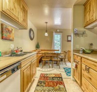 2 Bed 2 Bath Apartment in Brian Head I - Accommodation Chicago