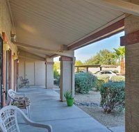 Cozy Apache Junction Condo w / Views  Shared Pool - Accommodation Chicago
