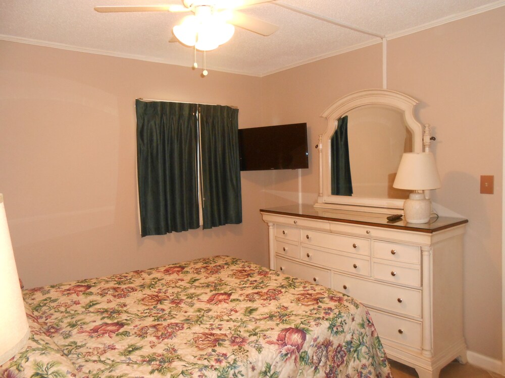 1007 Waters Edge Resort 1 Bedroom Condo - thumb 6