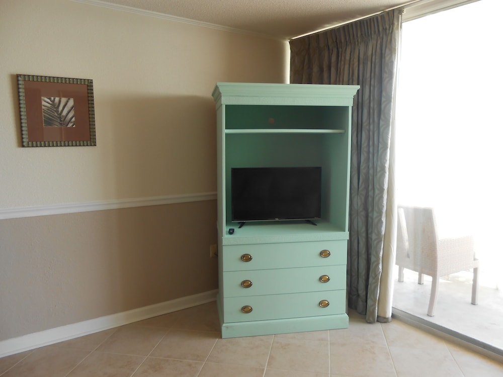 1007 Waters Edge Resort 1 Bedroom Condo - thumb 4
