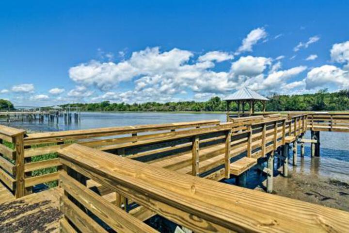 Oak Island Cottage Walk To Beach & Intracoastal! - thumb 4