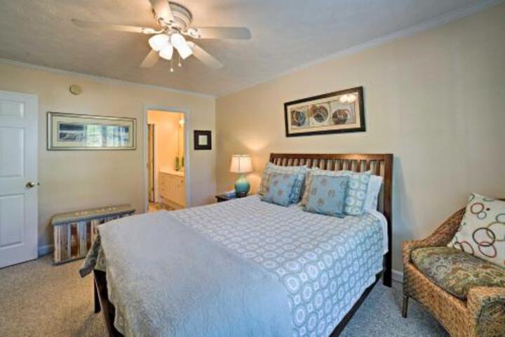 Oak Island Cottage Walk To Beach & Intracoastal! - thumb 3