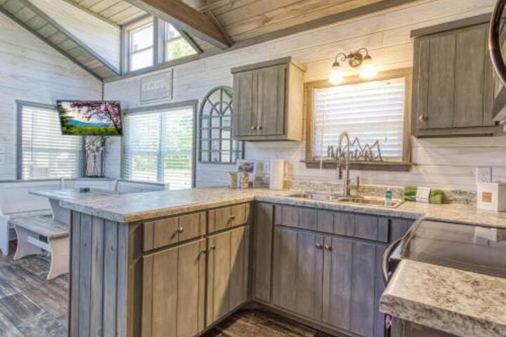 Country Living Cottage - thumb 1