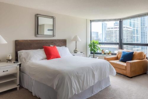 3BR Stunning Spacious Sky Loft Indoor Pool Parking & Incredible Views - thumb 2