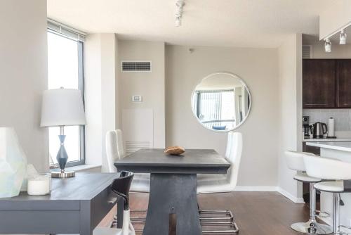3BR Stunning Spacious Sky Loft Indoor Pool Parking & Incredible Views - thumb 5