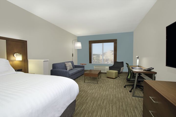 Holiday Inn Express & Suites Columbus North, An IHG Hotel - thumb 7