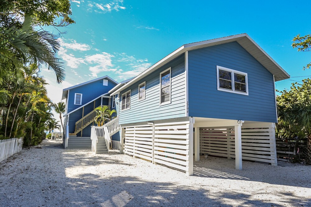 2704 2706 Estero Amazing Beach House - thumb 1