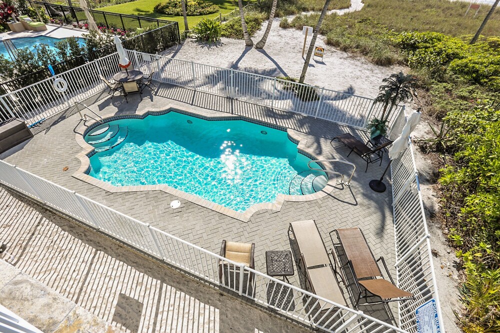 2704 2706 Estero Amazing Beach House - thumb 3