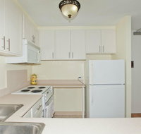 Ilikai Marina 899 City View 1BR - Accommodation Chicago