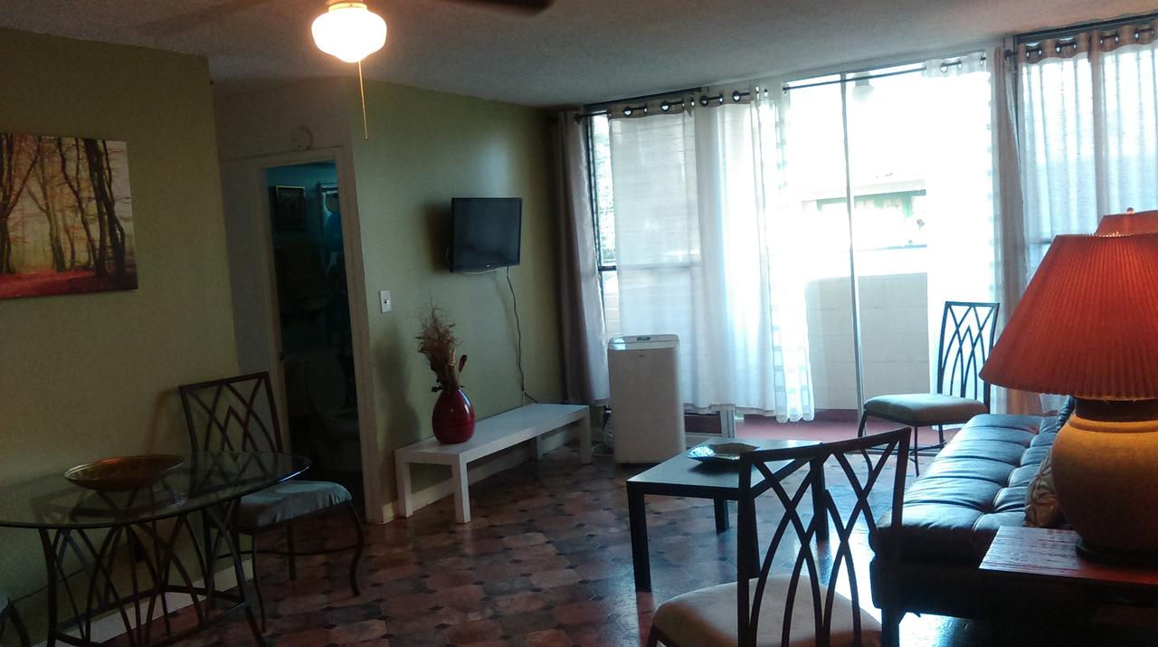 Waikiki Whale Watcher Apts 304 - thumb 10