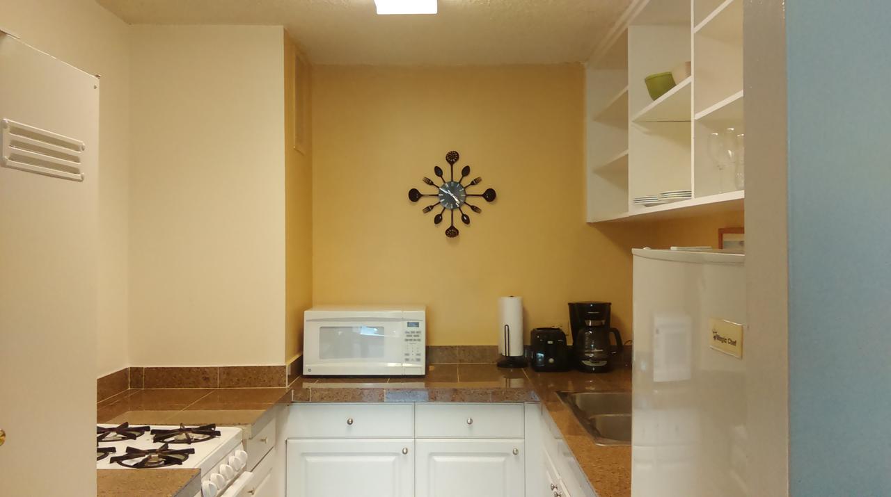 Waikiki Whale Watcher Apts 304 - thumb 11