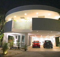 Unique Atrium Lanai Loft - Accommodation Chicago