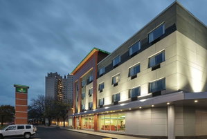 La Quinta By Wyndham Chicago - Lake Shore