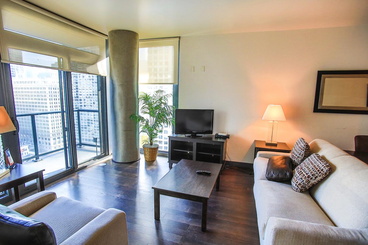 Luxury Living At State & Grand - thumb 4