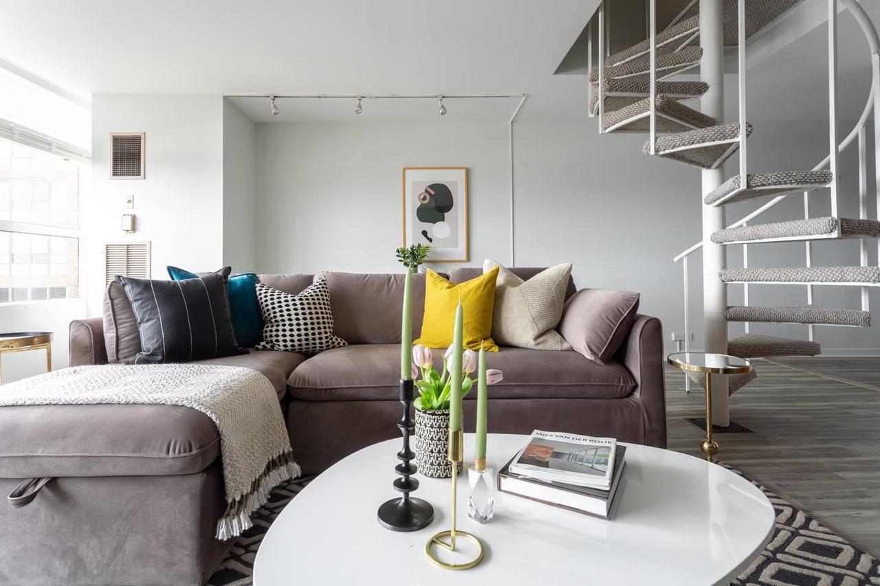 Modern 2BR/2Bath Duplex In Old Town - thumb 13