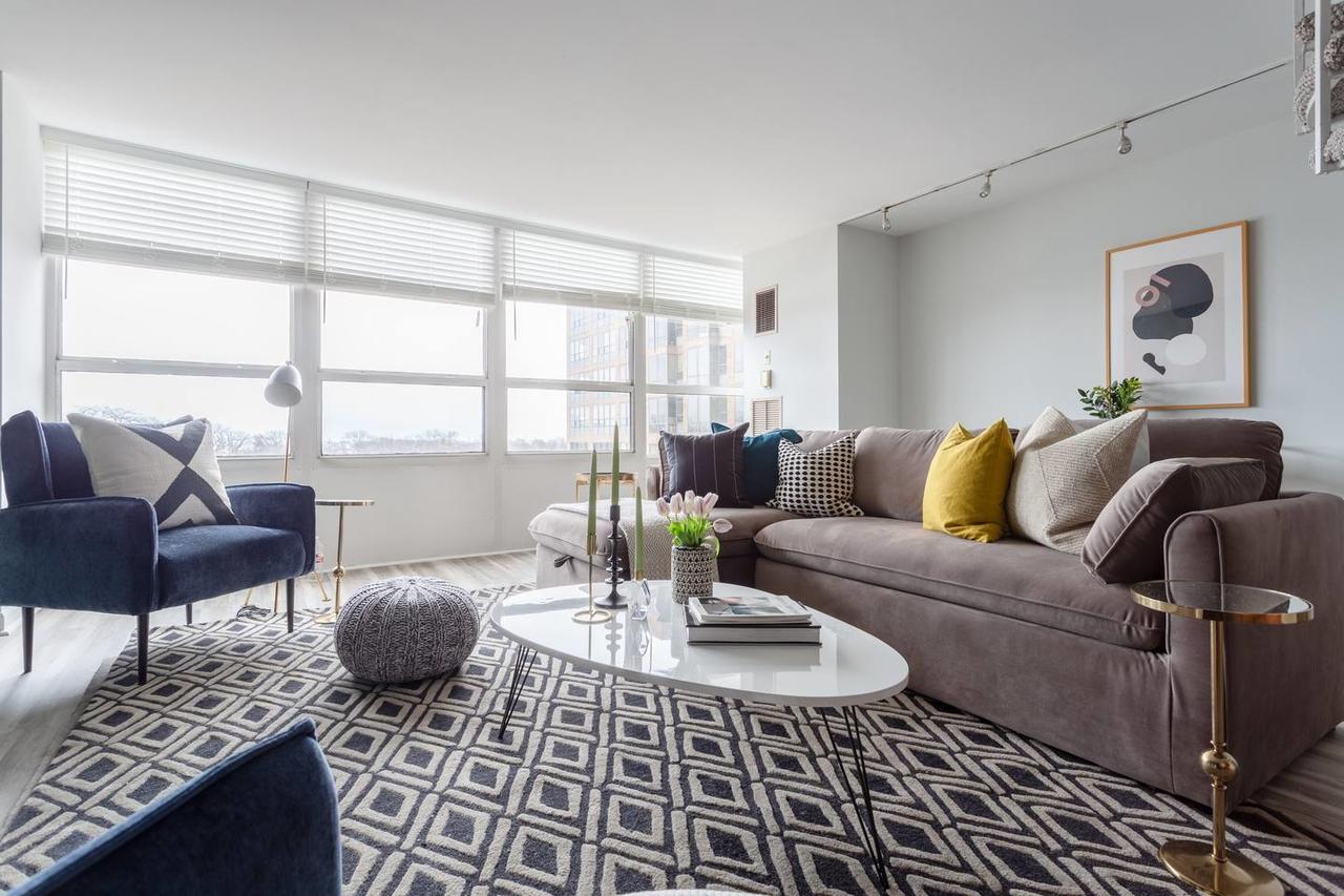 Modern 2BR/2Bath Duplex In Old Town - thumb 0