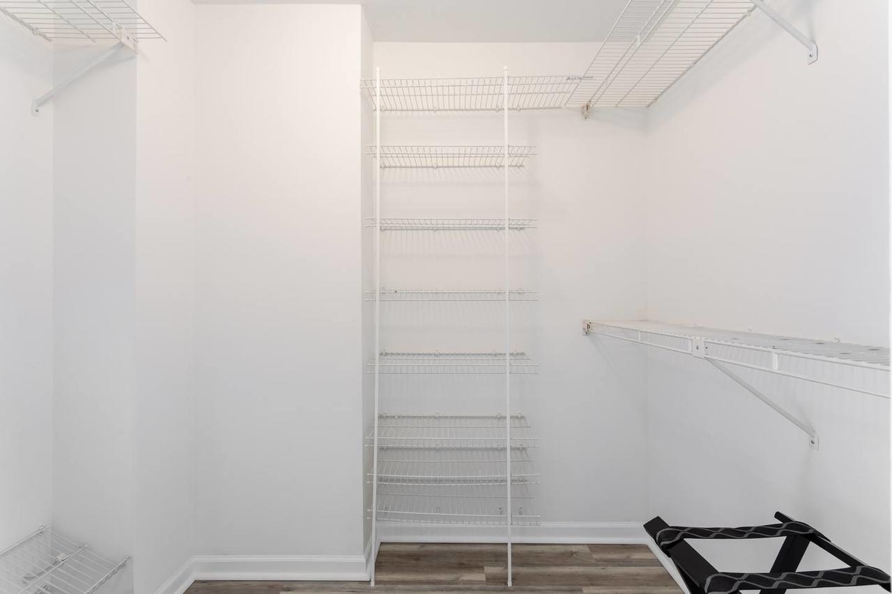 Modern 2BR/2Bath Duplex In Old Town - thumb 1