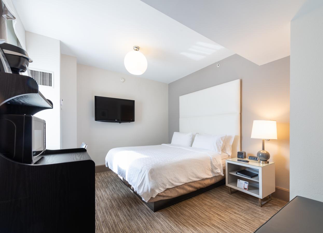 Hotel Cass - A Holiday Inn Express At Magnificent Mile - thumb 18