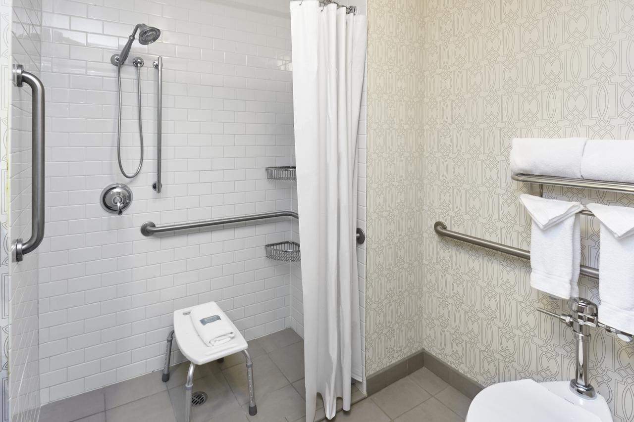 Hotel Cass - A Holiday Inn Express At Magnificent Mile - thumb 31