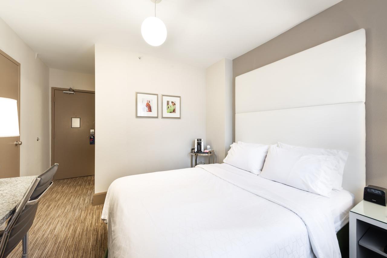Hotel Cass - A Holiday Inn Express At Magnificent Mile - thumb 11