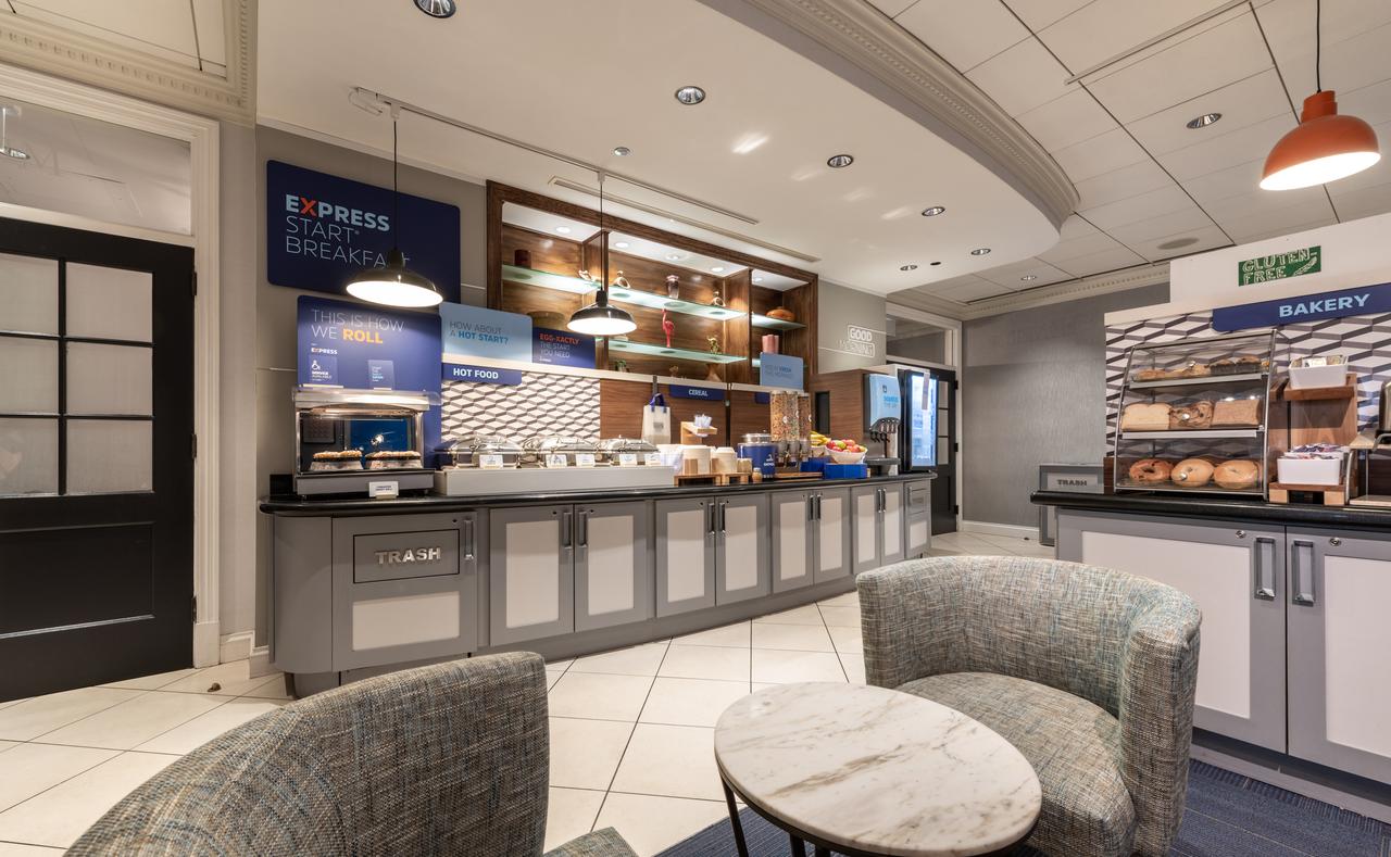 Hotel Cass - A Holiday Inn Express At Magnificent Mile - thumb 22
