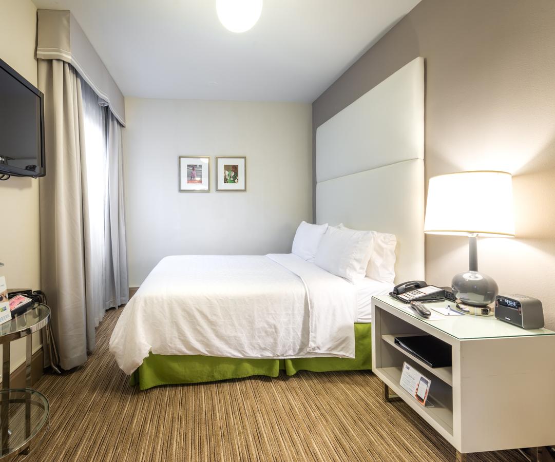 Hotel Cass - A Holiday Inn Express At Magnificent Mile - thumb 3