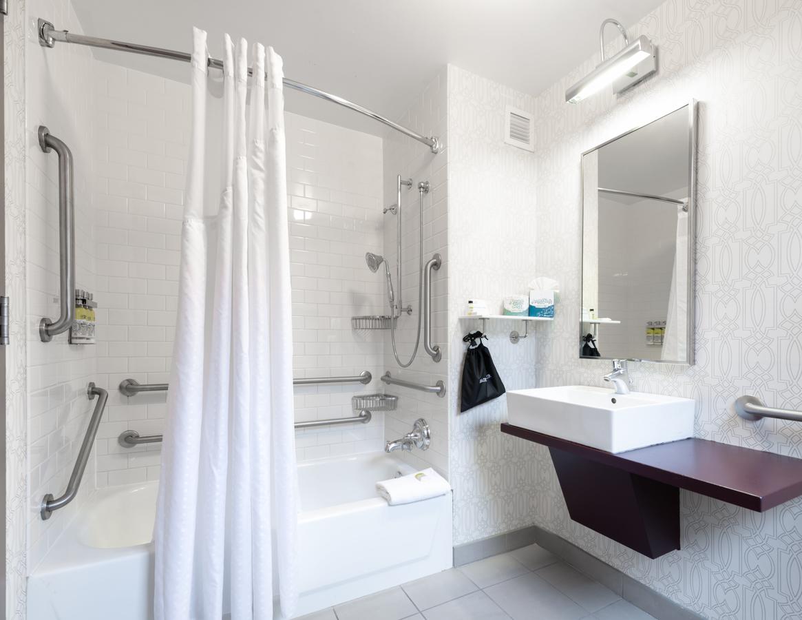 Hotel Cass - A Holiday Inn Express At Magnificent Mile - thumb 29