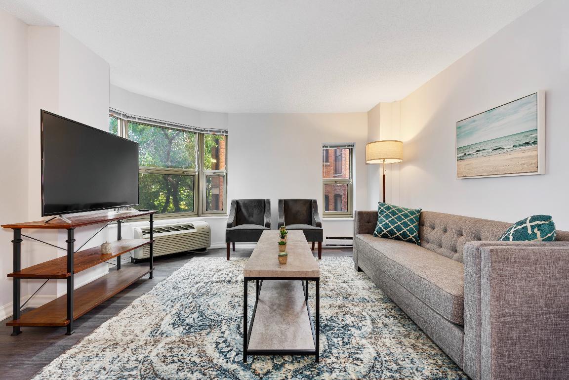 New! Convenient 2BR By Reserve Rentals - thumb 0