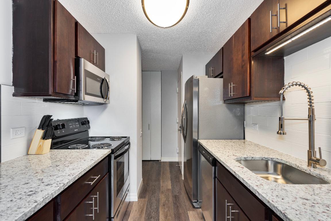 New! Convenient 2BR By Reserve Rentals - thumb 6