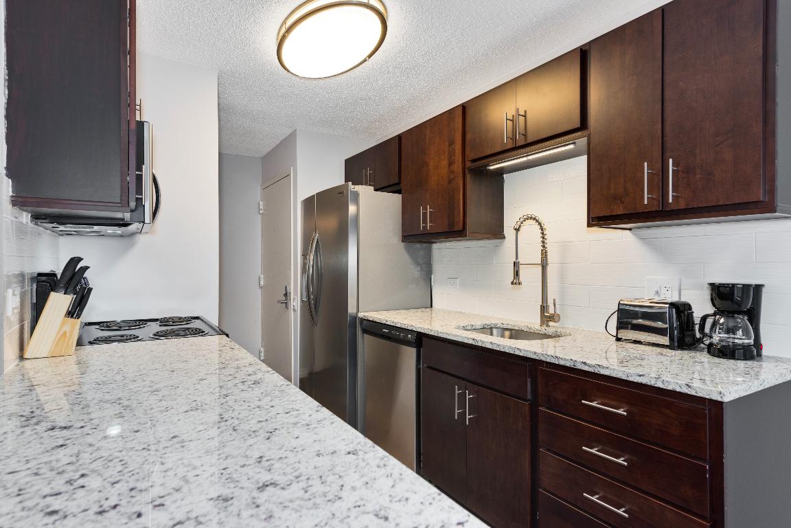 New! Convenient 2BR By Reserve Rentals - thumb 7