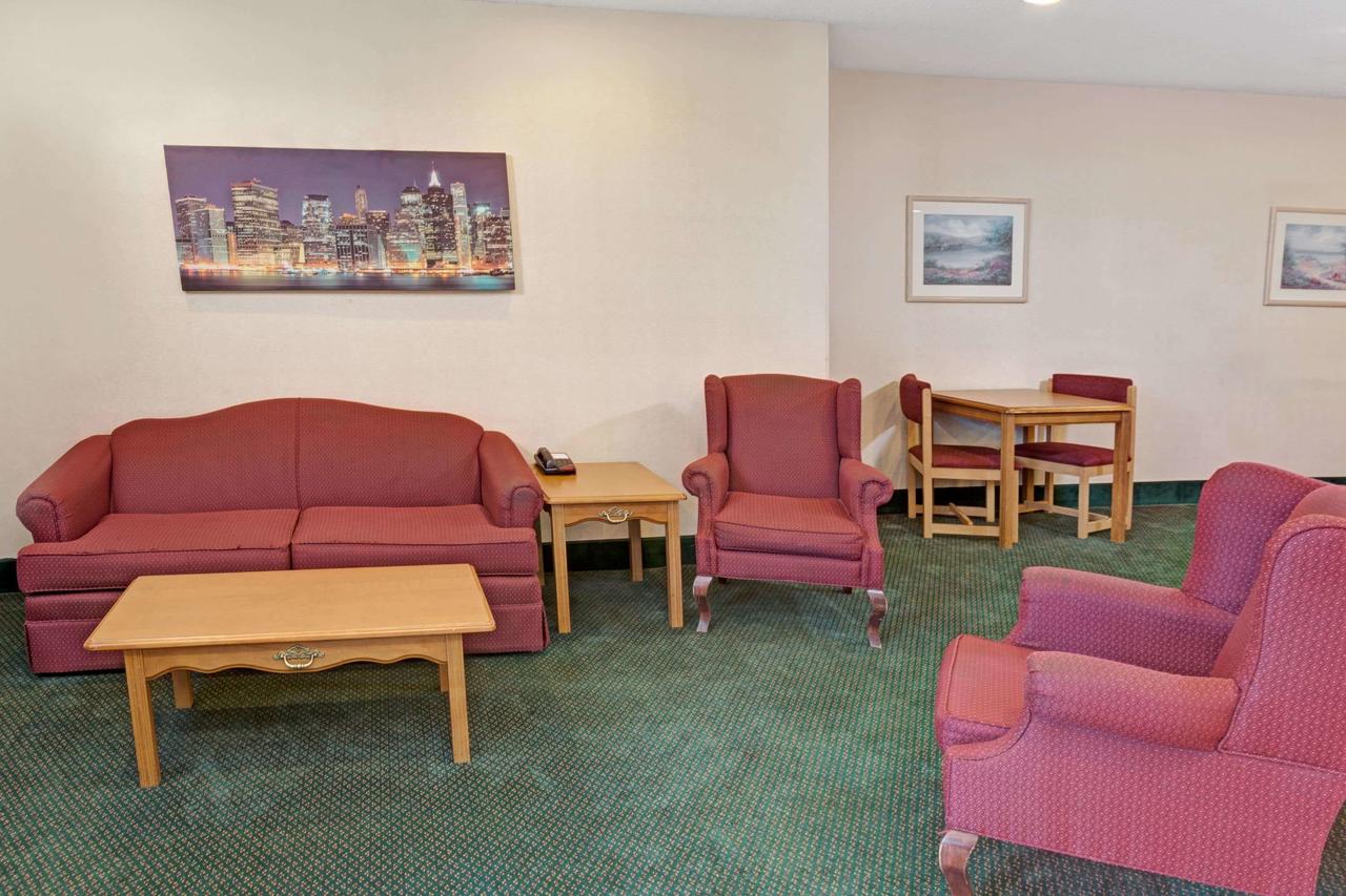 Howard Johnson By Wyndham Elk Grove Village Hotel & Suites - thumb 15
