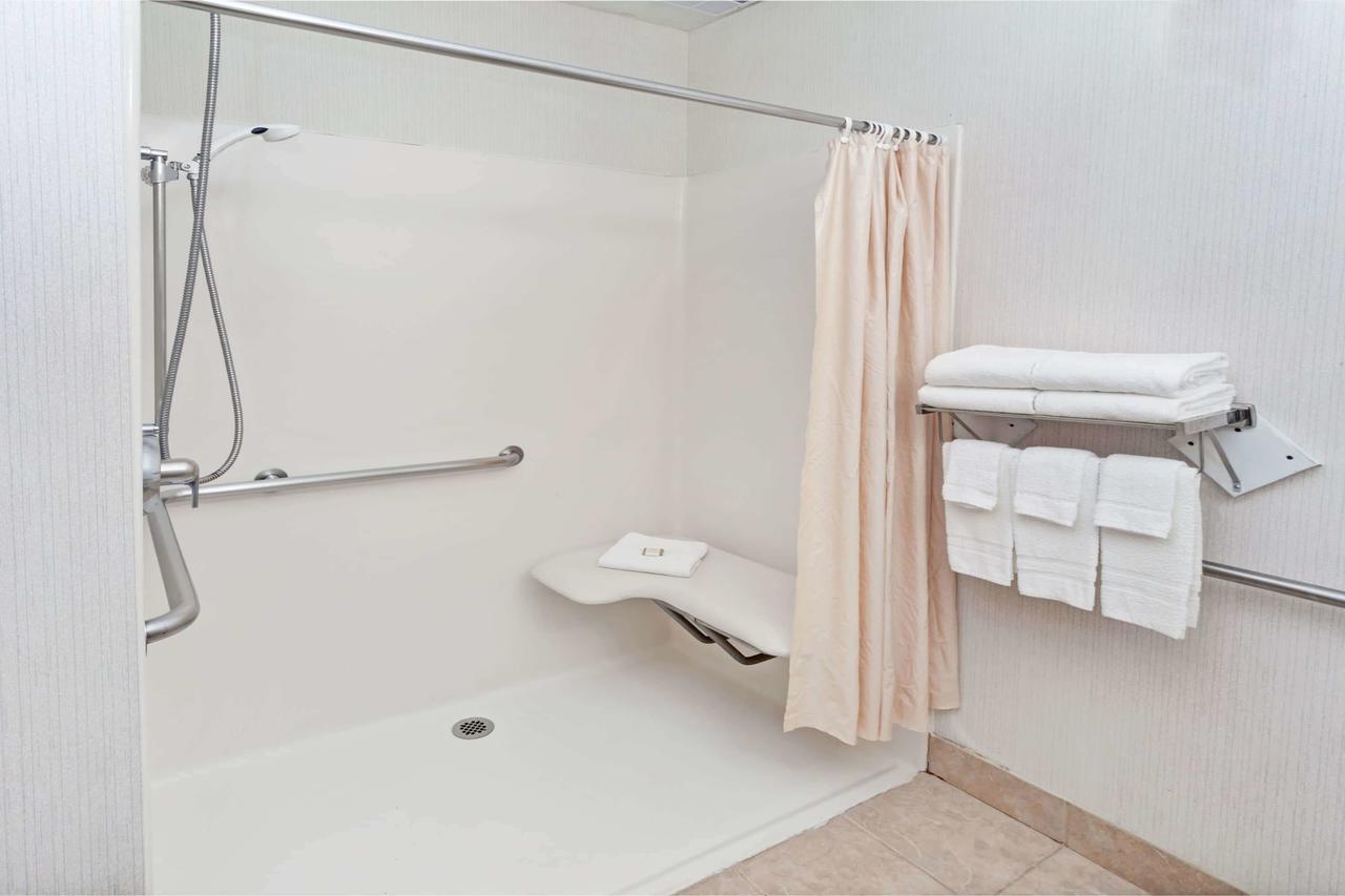 Howard Johnson By Wyndham Elk Grove Village Hotel & Suites - thumb 10