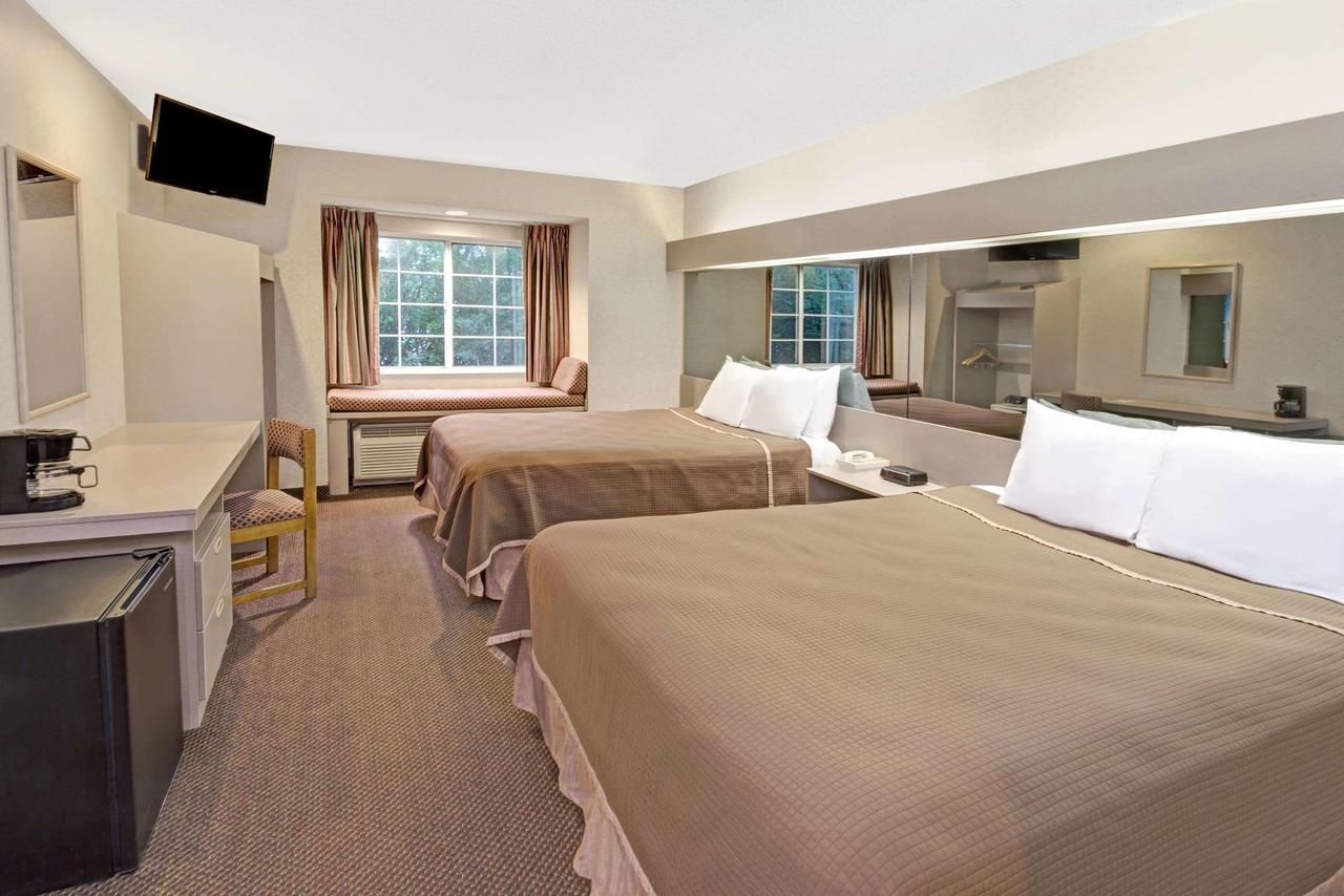 Howard Johnson By Wyndham Elk Grove Village Hotel & Suites - thumb 4
