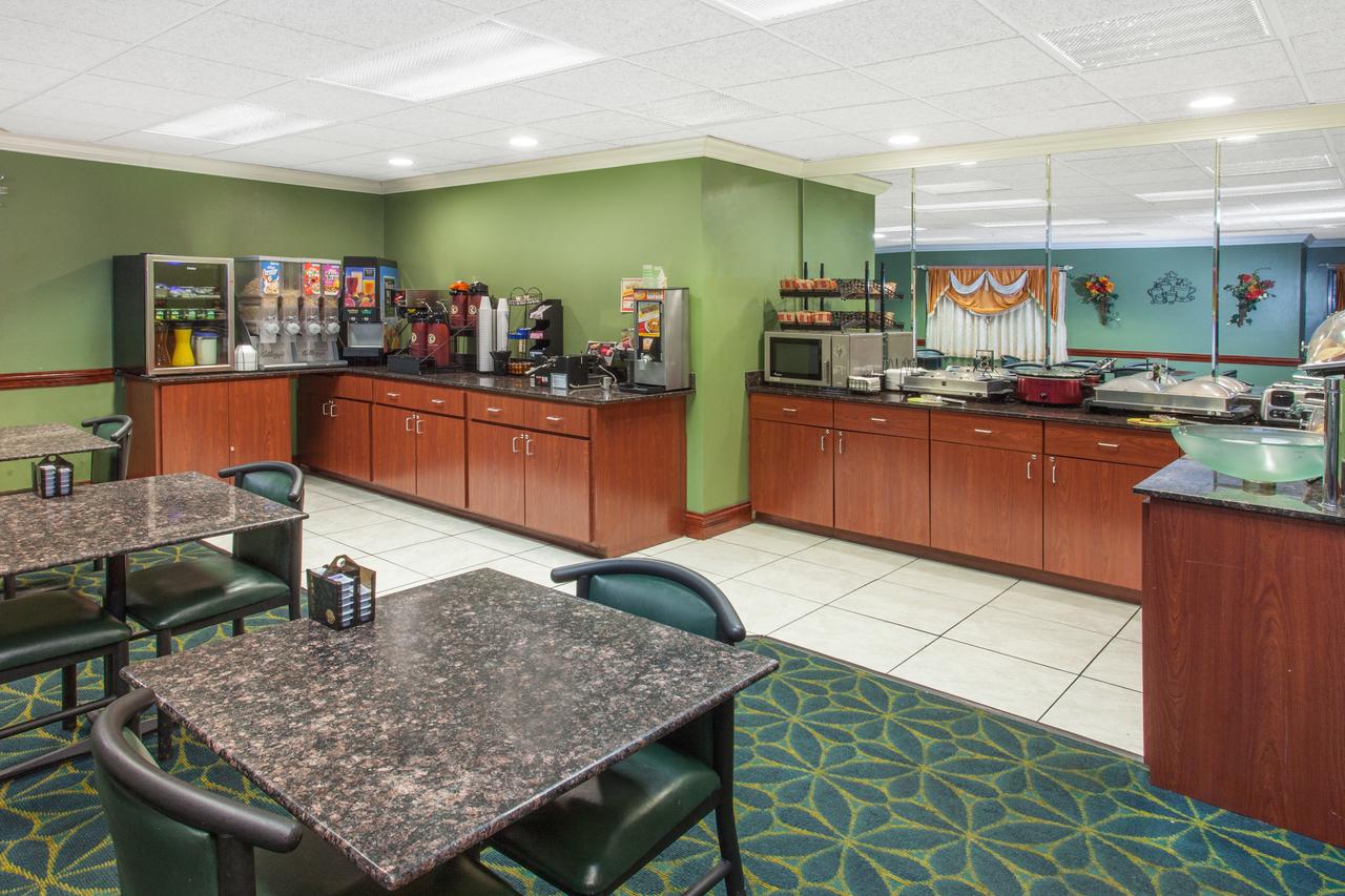 Ramada Limited Decatur - thumb 18