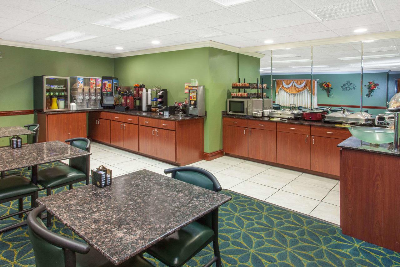 Ramada Limited Decatur - thumb 30
