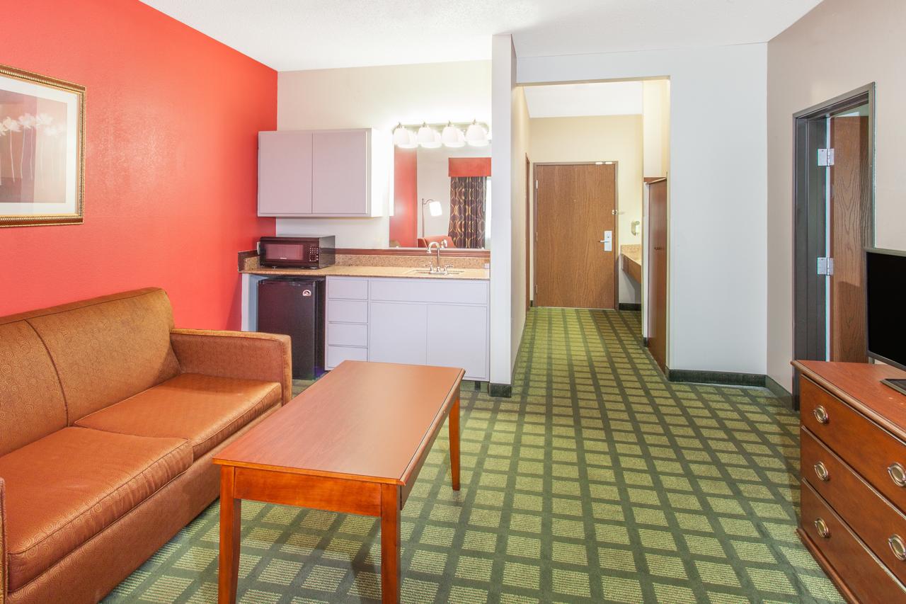 Ramada Limited Decatur - thumb 13
