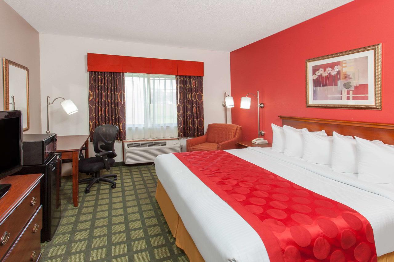 Ramada Limited Decatur - thumb 39