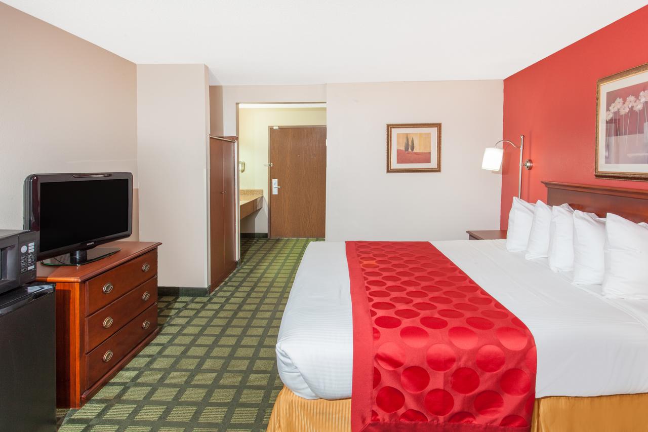 Ramada Limited Decatur - thumb 8