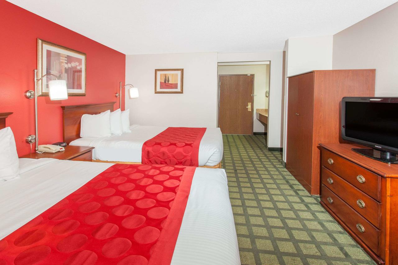 Ramada Limited Decatur - thumb 38