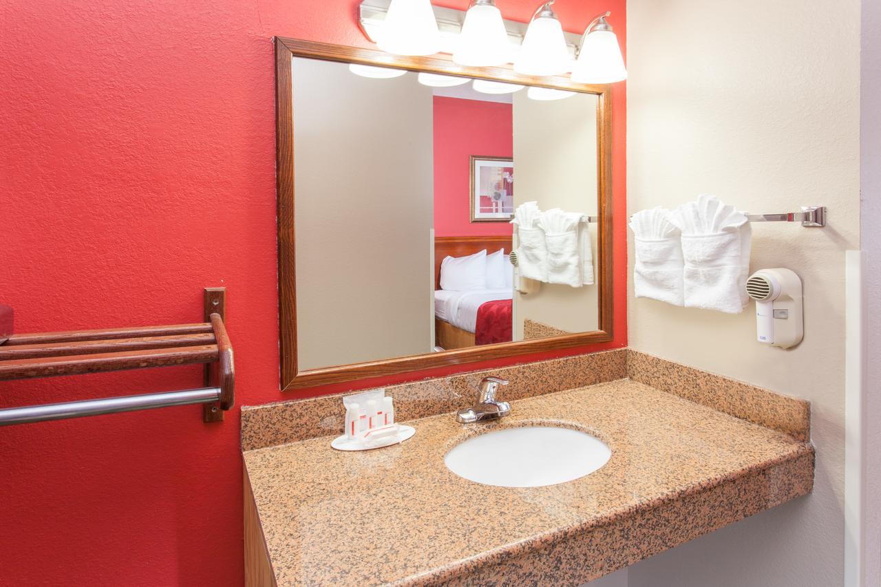 Ramada Limited Decatur - thumb 23