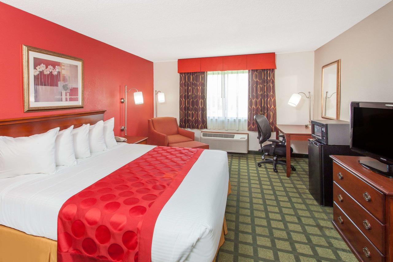 Ramada Limited Decatur - thumb 28