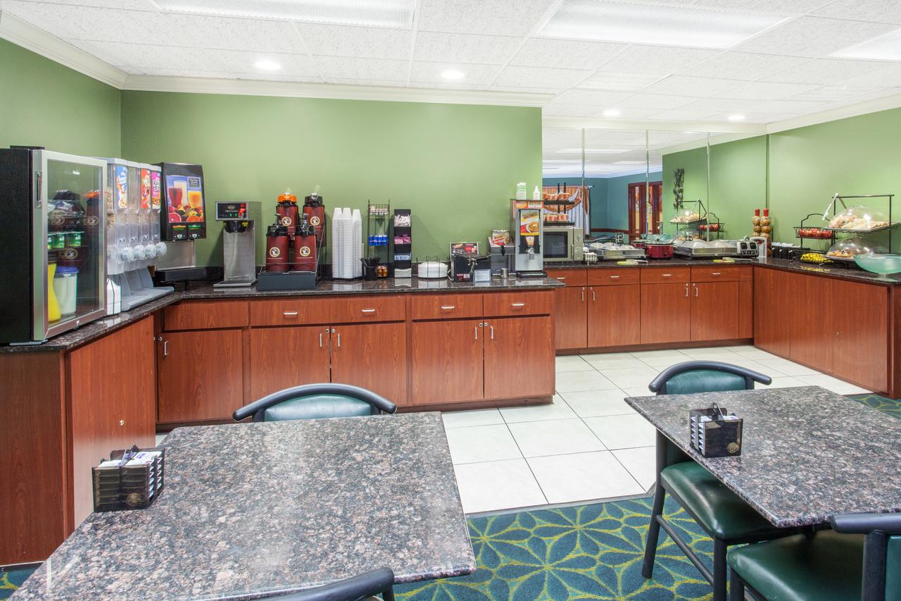 Ramada Limited Decatur - thumb 19